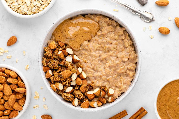 جو دوسر با پودر پروتئین و بادام درختی